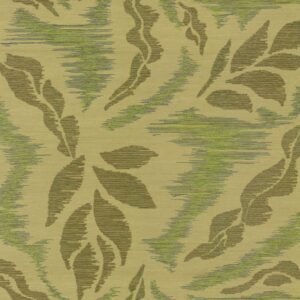 Decoratief patroon van abstracte groene bladeren en strepen op een lichtgele achtergrond, uit de Elitis Tribus IskandarRM-1097-60 collectie.