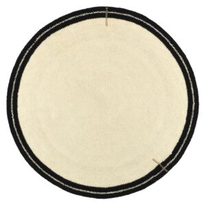 Rond Elitis vloerkleed Oscar TA 131 02 07 van Buningh met een beige midden en zwarte rand.