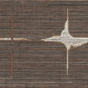 Detail van Elitis Maestria Orphée behang met een textuur van geweven stroken in aardetinten en opvallende scheuraccenten.