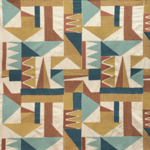 Geometrisch stofpatroon uit de Elitis Escale-collectie met abstracte vormen in oker, turquoise, roodbruin en crème.