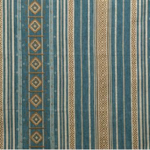 Decoratieve Elitis Escale-stof met verticale strepen en etnisch geïnspireerde patronen in blauw, beige en bruintinten.