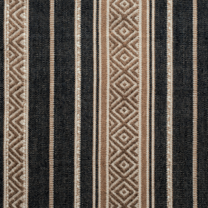 Gestreepte Elitis LZ 870 80 Echappé Escale-stof met geometrisch patroon in beige, zwart en bruintinten.