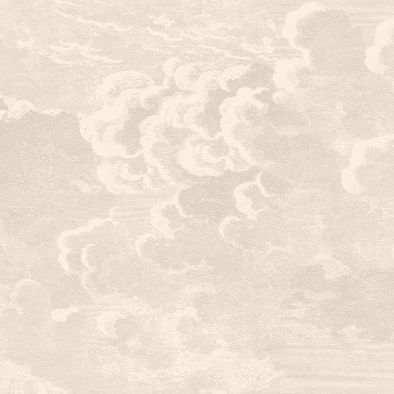 Beige Fornasetti-behang Nuvolette met een gedetailleerde illustratie van wolken in etsstijl.