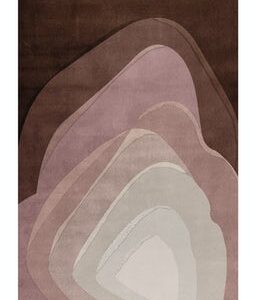 Vloerkleed Limited Edition AGHR 43529 Port Rose met gelaagde abstracte vormen in roze en bruine tinten.