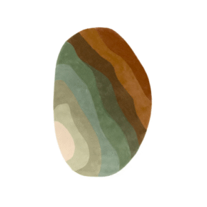 Ovaal, organisch vloerkleed met golvende banen in groene, bruine en beige tinten uit de Limited Edition Allegro Low Honey Pesto collectie.