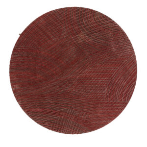 Rond vloerkleed in auburn-bruin met een abstract patroon uit de Limited Edition Spiro-collectie.