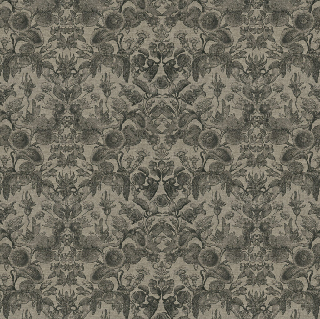 Jacquardbehang met een gedetailleerd, symmetrisch bloemen- en bladerpatroon in grijstinten uit de Moooi Coccinella Bella collectie.