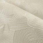 Detail van het Moooi TechnoBee Embroidered MO5040 textiel met golvende, geborduurde patronen in een lichtkleurige stof.
