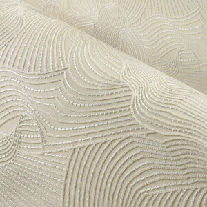 Detail van het Moooi TechnoBee Embroidered MO5040 textiel met golvende, geborduurde patronen in een lichtkleurige stof.