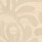 Licht houtpatroon met organisch bladmotief uit de Moooi Woodblock Beetle Fern collectie in kleur MO5020.
