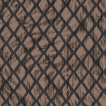Bruin Moooi Aristo Quagga behang met een zwart ruitpatroon en subtiele textuurdetails.