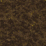 Donkerbruin behang met een subtiel patroon en goudkleurige accenten uit de Moooi Bearded Leopard Blackened Gold collectie.