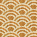 Decoratief behang met een herhalend patroon van goudkleurige en beige waaiervormen uit de Moooi Tokyo Blue Lucky O's collectie.