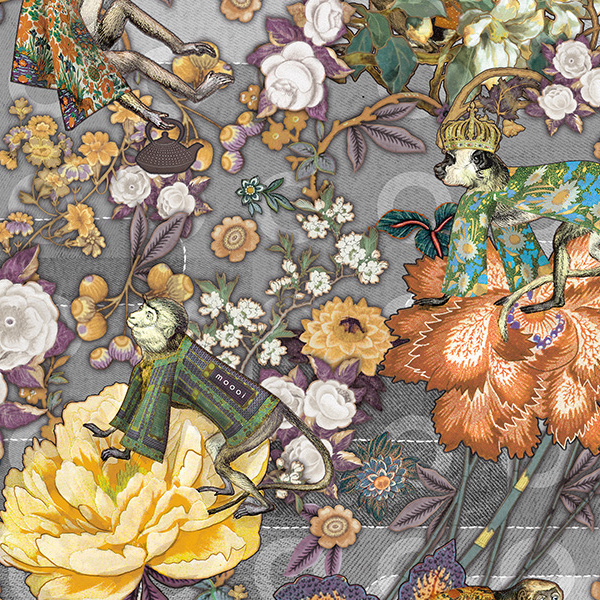 Decoratief behang met bloemenpatroon in grijstinten en kleurrijke apen in Japanse kleding, uit de Moooi Tokyo Blue Rendezvous collectie.