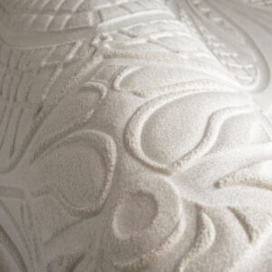 Detailopname van het Moooi Wallcovering Lacy Longlegs MO5031 behang met verhoogd, abstract reliëfpatroon in zachte textuur.