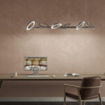 Sfeervolle werkruimte met Moooi Wallcovering TechnoBee MO5042 behang in een geometrisch patroon.