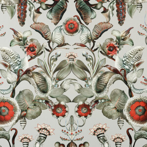 Gedetailleerd botanisch behangontwerp uit de Moooi Greenhouse-collectie met fantasierijke bloemen en bladeren in rood- en groentinten.