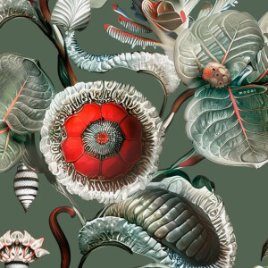 Gedetailleerde botanische print uit de Moooi Wallcovering Green House collectie met fantasiebloemen en een lieveheersbeestje.