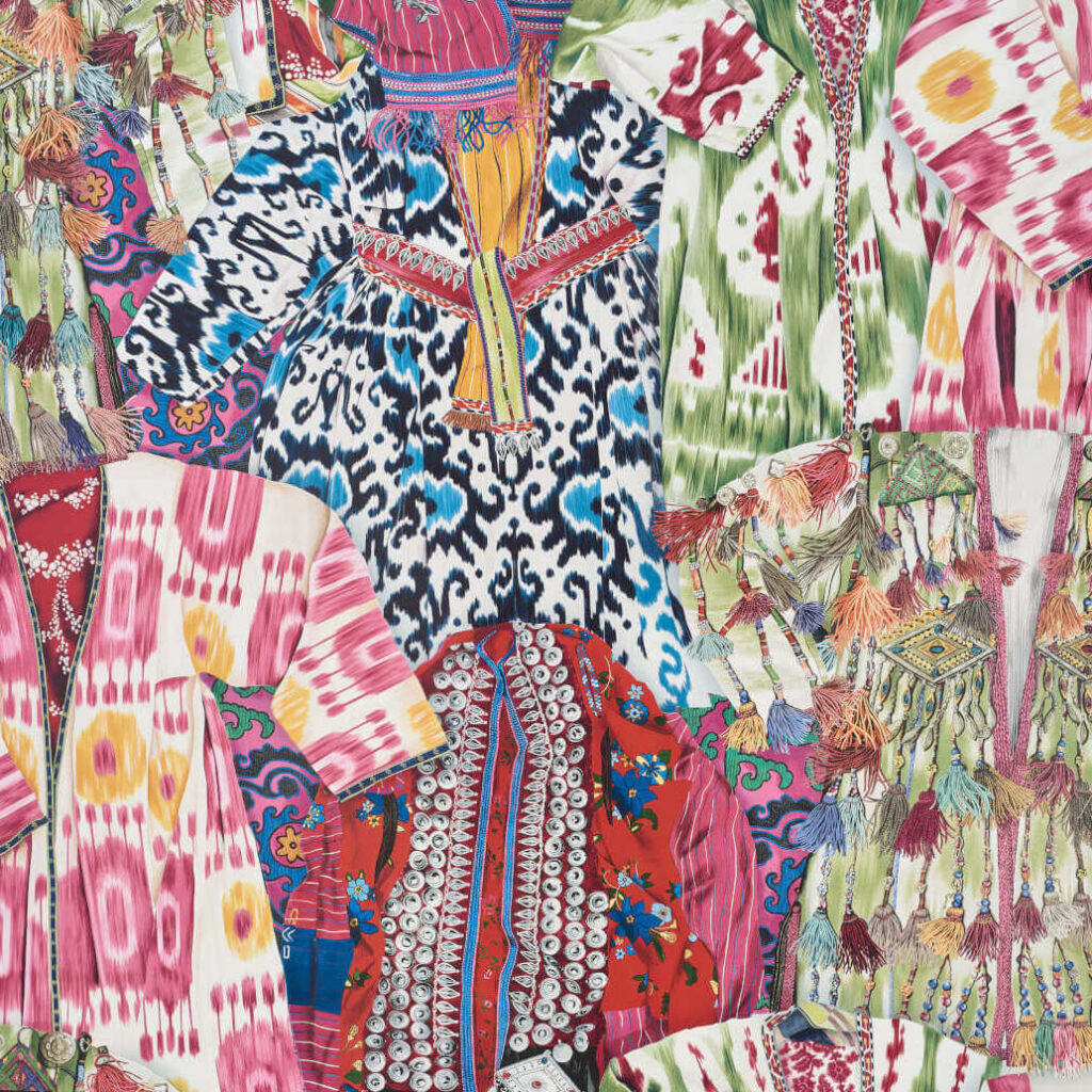 Kleurrijk patroon van traditionele Manisa-kledingstukken met opvallende prints, borduursels en kwastjes.