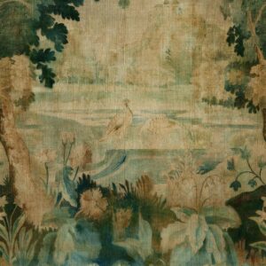 Decoratieve Pierre Frey-stof met een idyllisch bosrijk landschap en een vogel aan de oever van een meer.