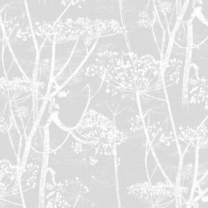 Lichtgrijs behang met een wit silhouetpatroon van fluitkruid, ontwerp Cole and Son Cow Parsley F111/5021.