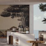 Modern ingerichte keuken met natuurstenen vloer, houten accenten en een wandbekleding met Elitis DM 901-01 landschapstekening.