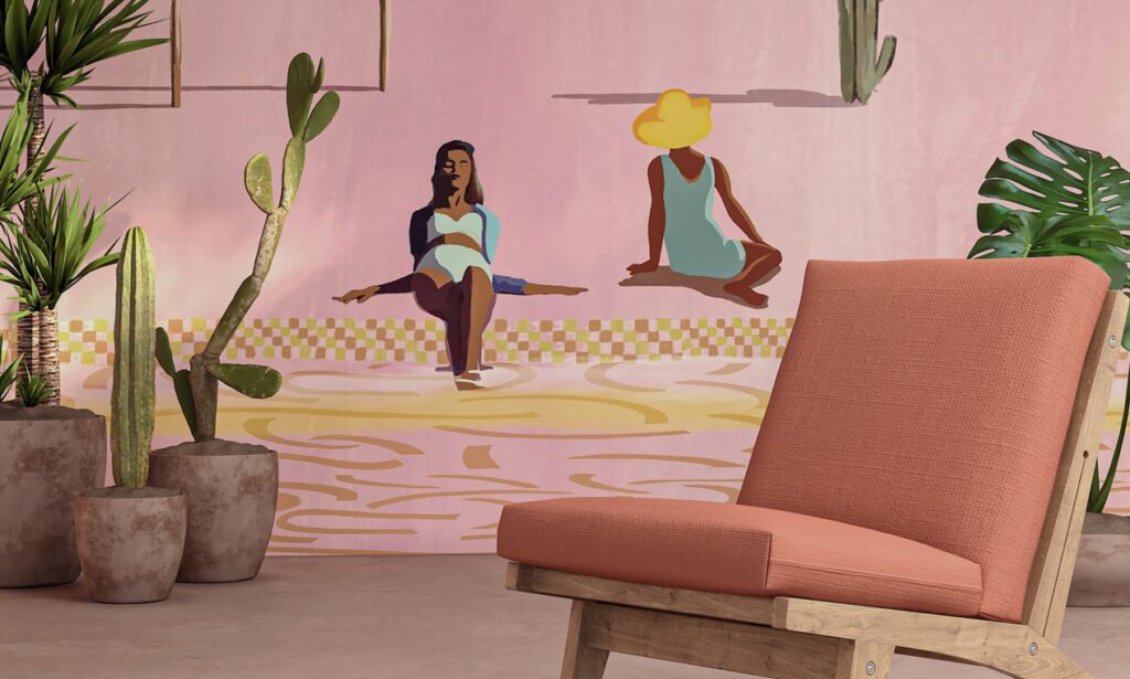 Interieur met oranje loungestoel, grote kamerplanten en een muurschildering van relaxende vrouwen bij een zwembad.