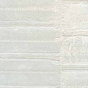 Witte textielstructuur met horizontale en verticale weeflijnen van het patroon VP-424-01.