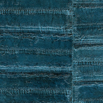 Donkerblauw textielpatroon met grove, horizontale textuurstrepen uit de VP-424-09 collectie.
