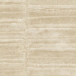 Textuur van een beige wandbekleding met horizontale strepen en subtiele reliëfstructuur, type VP_424_20.