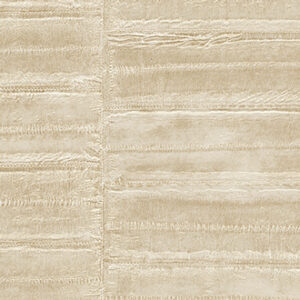 Textuur van een beige wandbekleding met horizontale strepen en subtiele reliëfstructuur, type VP_424_20.