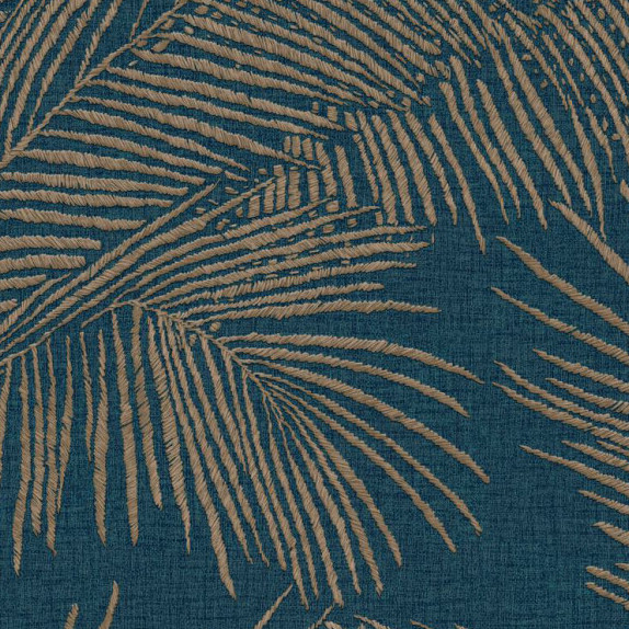Behang met een patroon van geborduurde palmbladeren in bruin op een donkergroene achtergrond, model Lanai Maui 81530 van Arte.