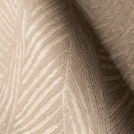 Detail van het Arte-behang Lanai Maui 81533 met een reliëf patroon in natuurlijke beige tinten.