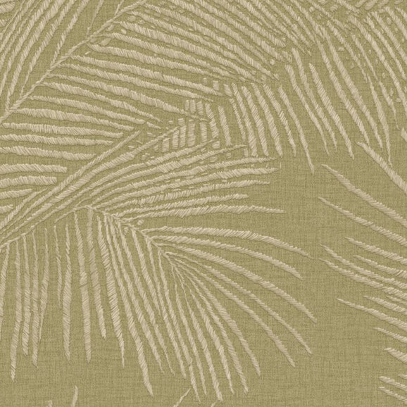 Beige palmbladpatroon op olijfgroene textielstructuur, afkomstig van het Arte behang Lanai Maui 81535.
