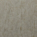 Beige kurkoppervlak met een grove, natuurlijk ogende textuur en willekeurige goudbruine patronen.