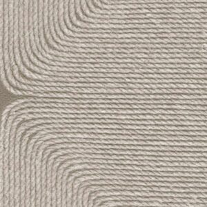 Beige wandbekleding met een reliëfpatroon van gebogen koorden uit de Elitis Cordes Sensibles collectie, ontworpen door Véronique de Soultrait.
