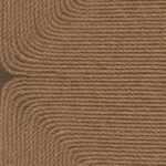 Detailopname van het wandbekledingsontwerp ‘Cocon VP 994 70’ uit de Elitis Cordes Sensibles collectie van Véronique de Soultrait, met kunstig gevlochten touwpatroon in warme bruintinten.