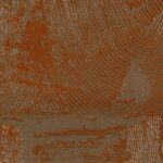 Close-up van het Elitis Mouvements Impulsion RM 1022 72 behang met reliëfstructuur in roestbruin en metallic tinten.