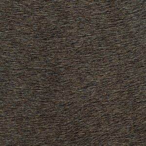 Donkerbruine muur met een fijn, horizontaal geweven textuur uit de Indomptee-collectie van Mural.