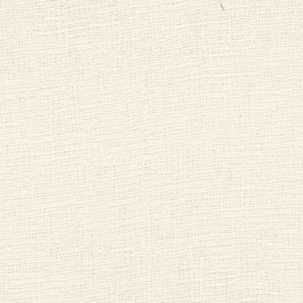 Crèmekleurige, semi-transparante stof met een fijne geweven textuur uit de collectie Tissu Ephémère Riku LW 909.