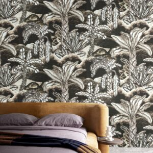 Slaapkamer met een warmbruine fluwelen bedombouw en opvallend Arte Balata Garden 97732 junglebehang op de achtergrond.