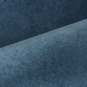 Detailopname van een blauw muurpatroon met een kalkachtig stuc- en textuureffect uit de Arte Essentials Kaolin Calcaire Stucco collectie.