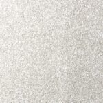 Close-up van de textuur van het Arte Essentials Kaolin Grezzo 30385 behang met een ruwe, korrelige afwerking in lichte, neutrale tinten.