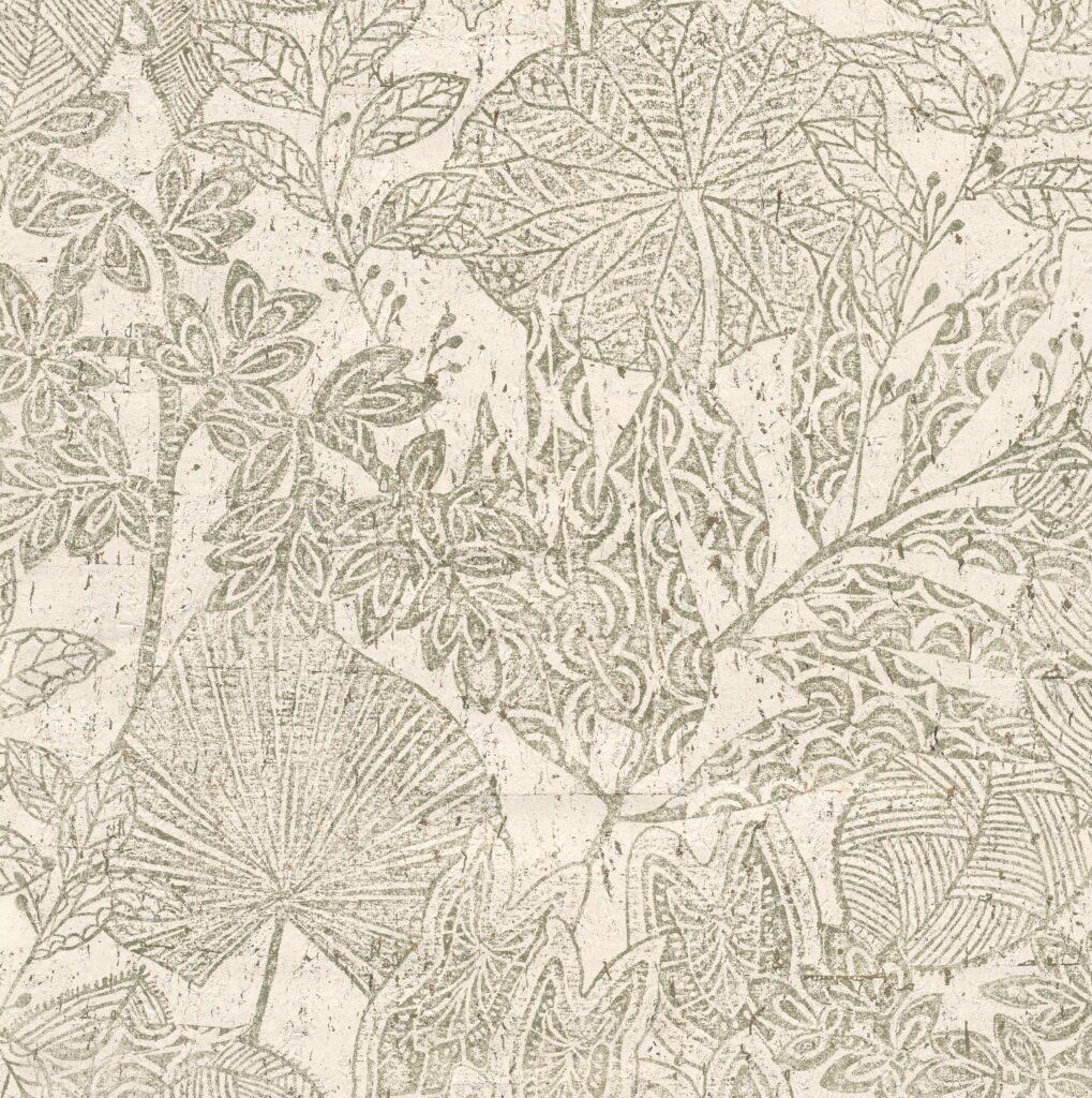 Gedetailleerd botanisch patroon in grijsgroen op een beige achtergrond uit de Arte Essentials collectie, model Hortus Kaolin 30351.