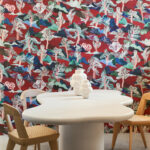 Arte Alaya Saranda behang in kleur Vermilion Trees (11540) - Interieur impressie