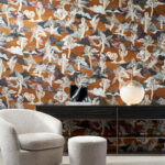 Arte Alaya Saranda behang in kleur Amber Woods (11541) - Interieur impressie
