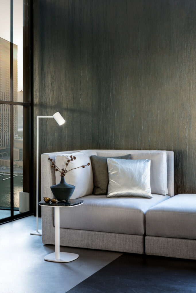 Arte Takara Cobalt behang in kleur 25026 (25026) - Interieur impressie