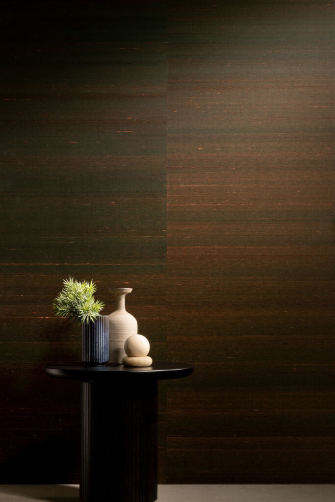 Arte All naturals Dupion behang in kleur Umber (87210A) - Interieur impressie