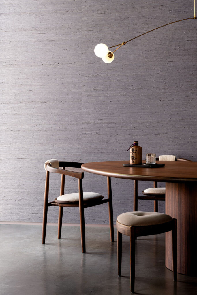 Arte All naturals Kudzu behang in kleur Dove Grey (54537A) - Interieur impressie