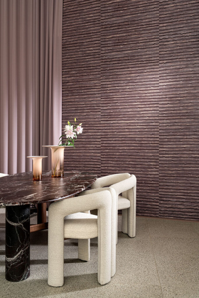 Arte All naturals Raphia behang in kleur Mauve (48564A) - Interieur impressie